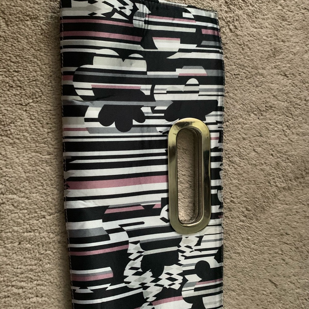 Clutch - Picture 3 of 6